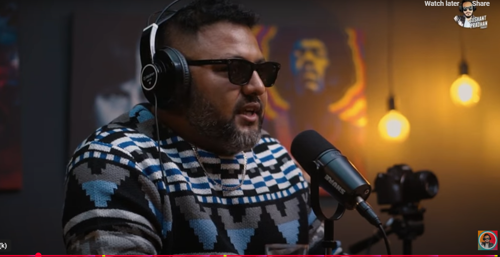 गायक कुमा सागरलाई गिज्याउने ४ कमेडियन बिरुद्ध प्रहरीमा निवेदन